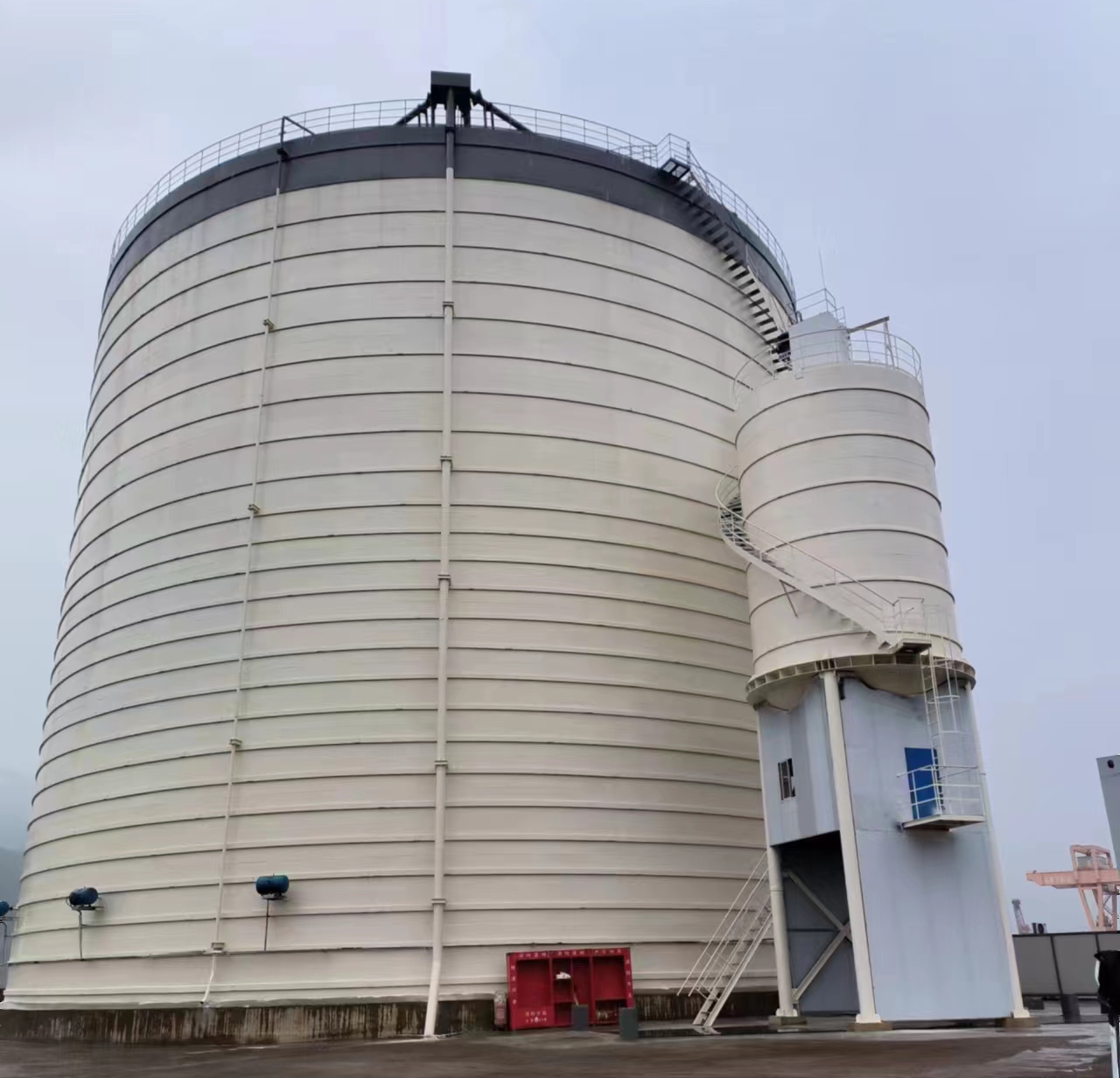 源汇10万吨水泥钢板库